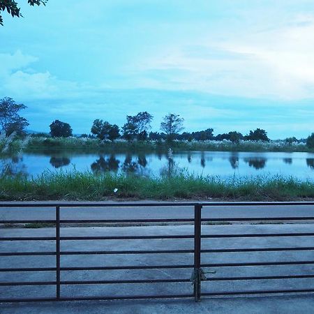 Rimmueng Resort Phanom Sarakham Exterior foto